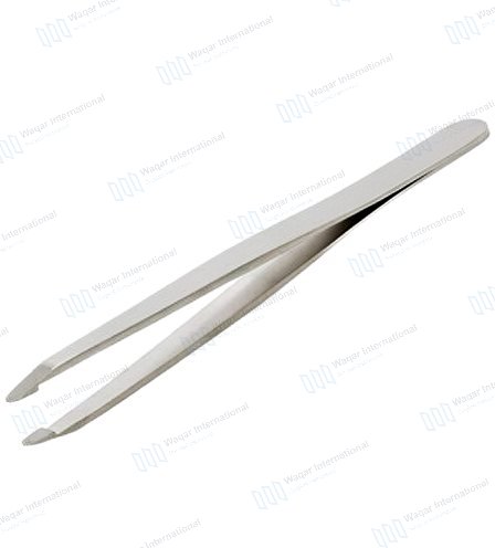 Stainless Steel Slanted Tip Eyebrow Tweezers Lightweight — beauty instruments manufactured by Waqar International, Sialkot